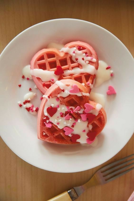 "PLAY WITH YOUR FOOD" EP. 1: PINK BELGIAN WAFFLES & VALENTINE'S DAY PLAYLIST